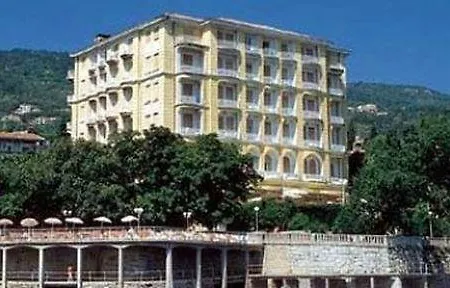 Hotel Bristol 3*