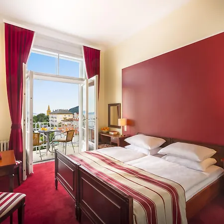 Bristol Hotel 3*