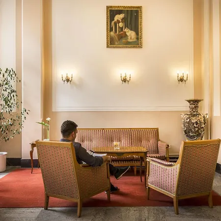 Bristol Hotel 3*